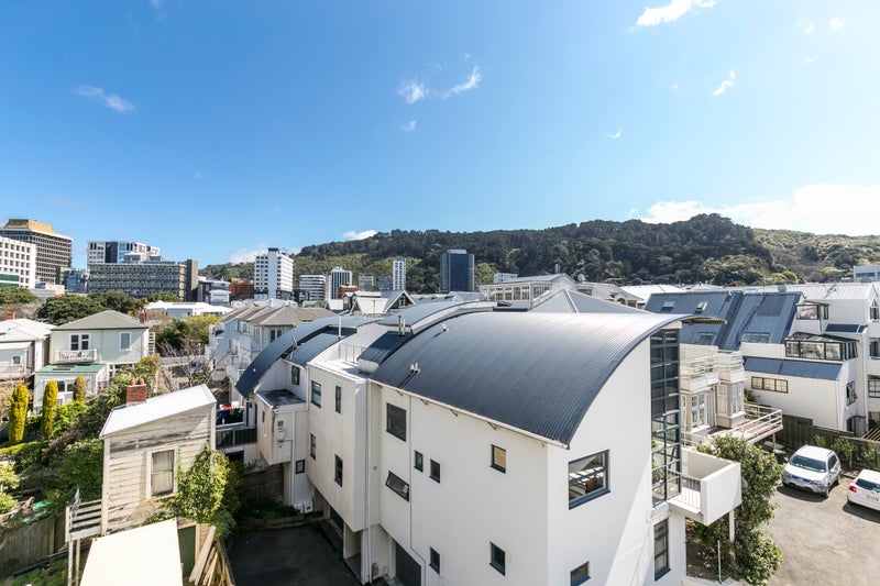 13/125 Thorndon Quay, Pipitea, Wellington - Carousel 2