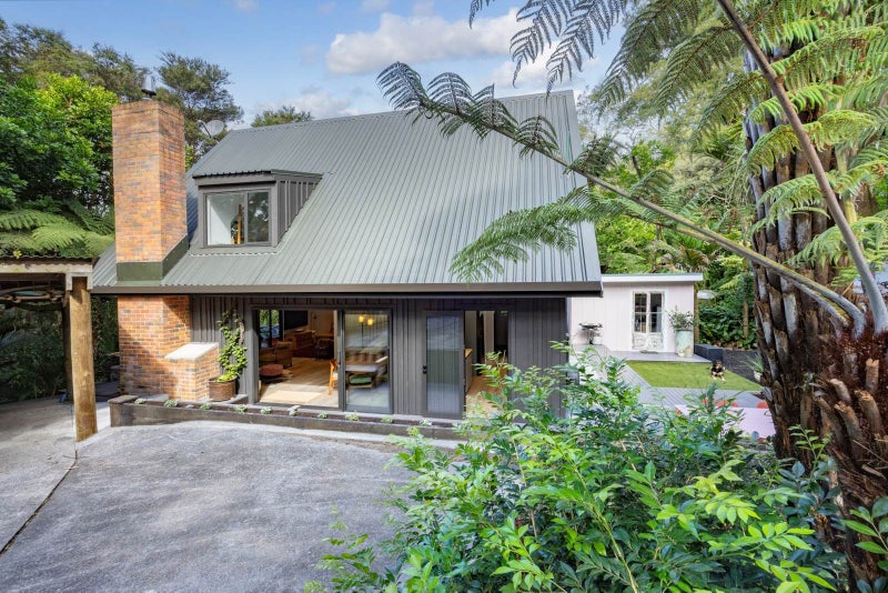 324 Huia Road, Titirangi, Auckland - Carousel 1