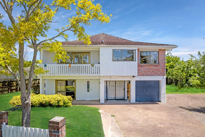 26 Fiesta Drive, Half Moon Bay, Auckland - Carousel 1