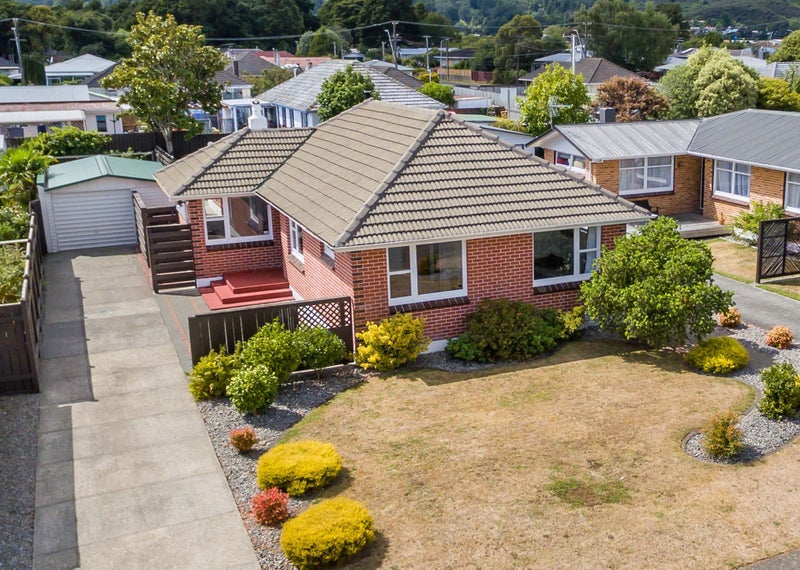 48 Kashmir Avenue, Clouston Park, Upper Hutt - Carousel 1