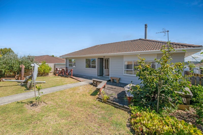9 Devonshire Road, Unsworth Heights, Auckland - Carousel 2