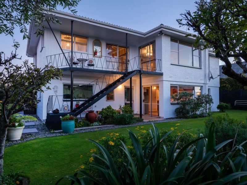 17 Grey Street, Glenholme, Rotorua - Carousel 1