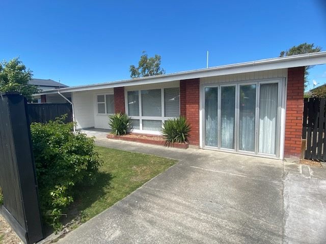 2/61 Vagues Road, Northcote, Christchurch - Carousel 2