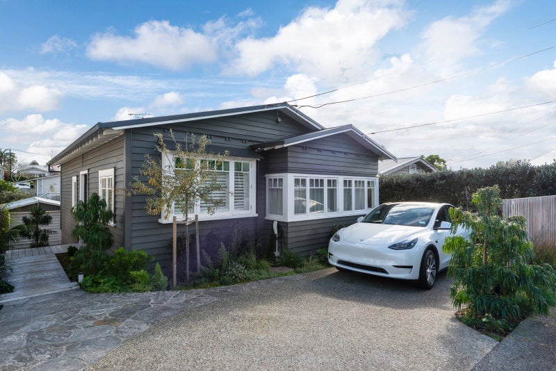 44 Warwick Avenue, Westmere, Auckland - Carousel 1