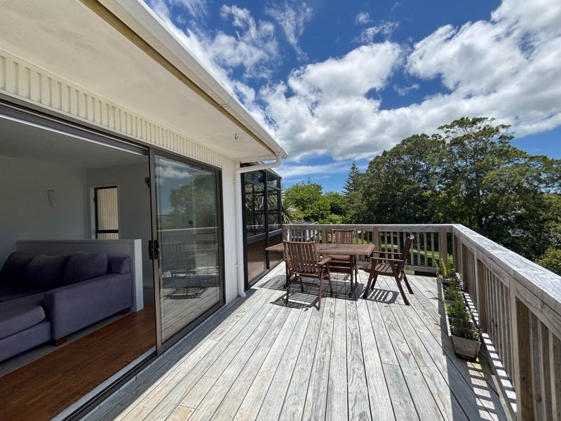 32A Gilshennan Valley, Red Beach, Whangaparāoa - Carousel 1