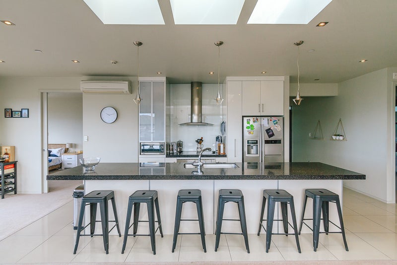 11/374 Jackson Street, Petone, Lower Hutt - Carousel 1