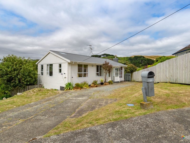 21 Hiwi Crescent, Titahi Bay, Porirua - Carousel 12