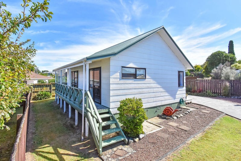 2/11 Hosking Place, Clarks Beach, Auckland - Carousel 2