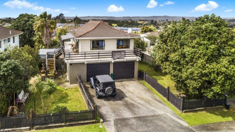 6 Southview Place, Wattle Downs, Auckland - Carousel 1