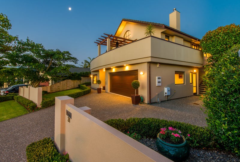 28 Lansell Drive, East Tamaki Heights, Auckland - Carousel 1