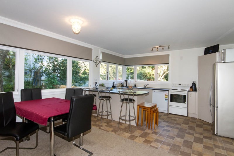 2 Nile Street, Whanganui East, Whanganui - Carousel 2