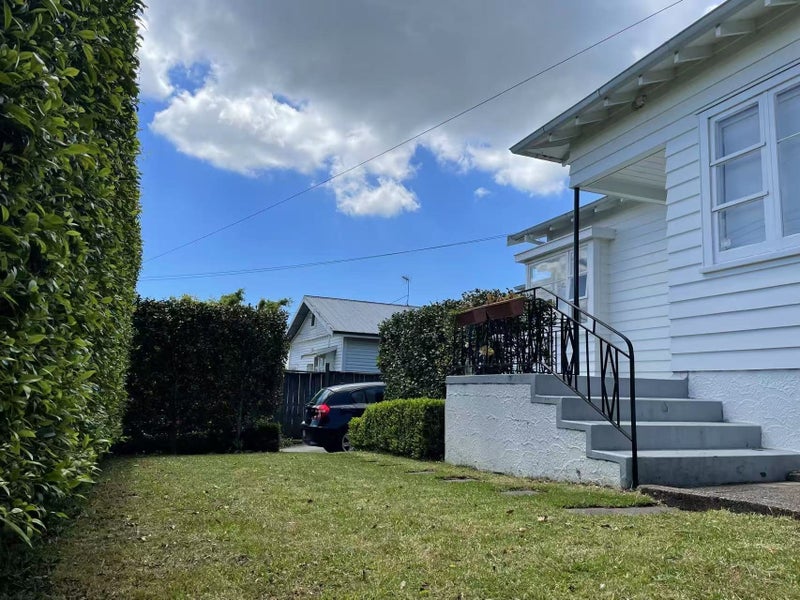 139 Western Springs Road, Morningside, Auckland - Carousel 21