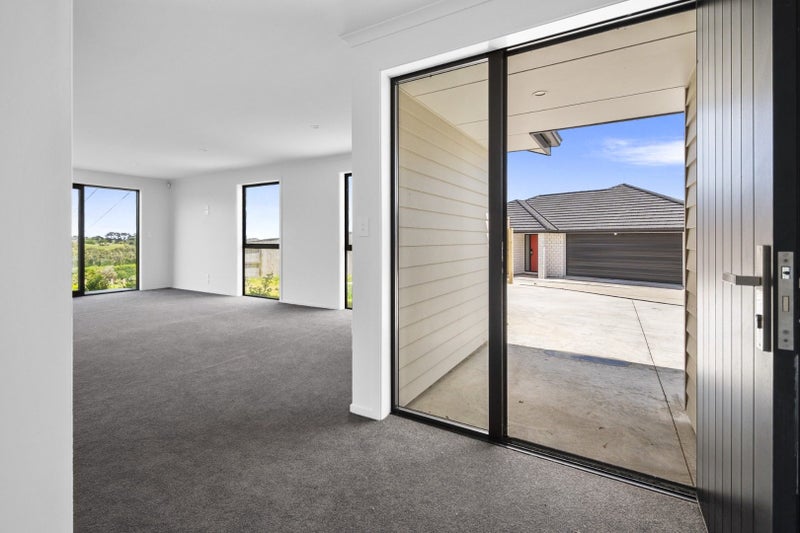 154B Pacific Drive, Fitzherbert, Palmerston North - Carousel 2
