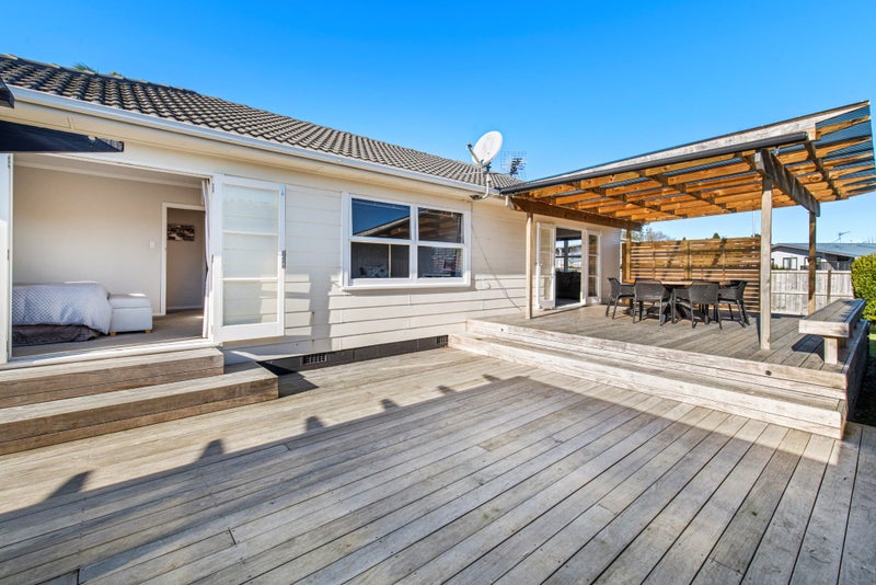 29 Sunnypark Avenue, Rosehill, Papakura - Carousel 1