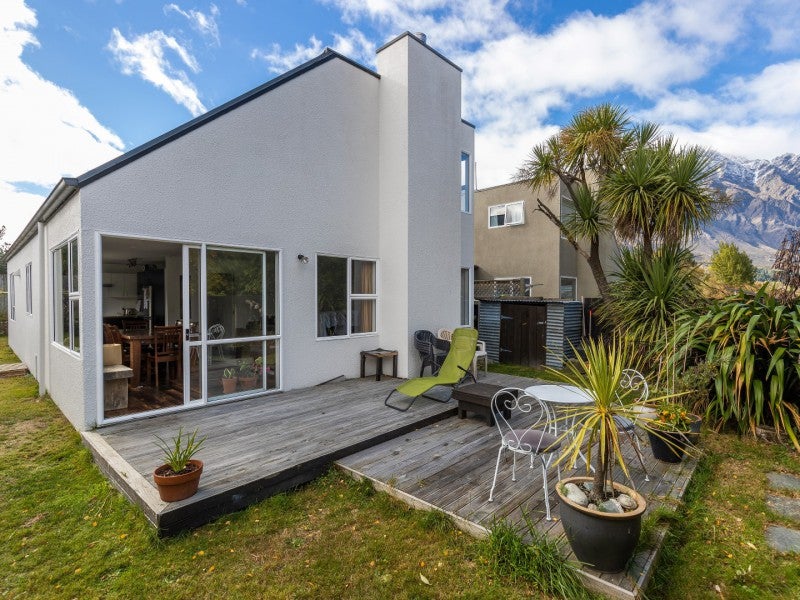5B Rastus Burn Lane, Frankton, Queenstown - Carousel 1