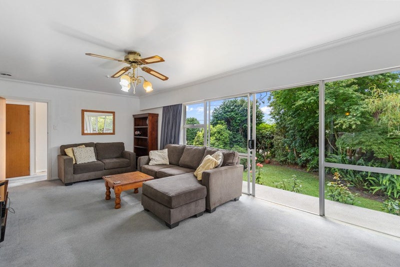 80 Lewis Street, Glenview, Hamilton - Carousel 2