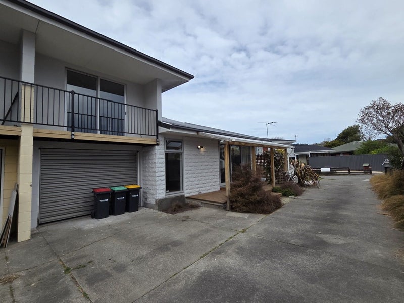 2/3 Esher Place, Saint Martins, Christchurch - Carousel 1