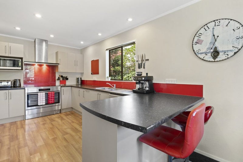 33 Discovery Drive, Whitby, Porirua - Carousel 2