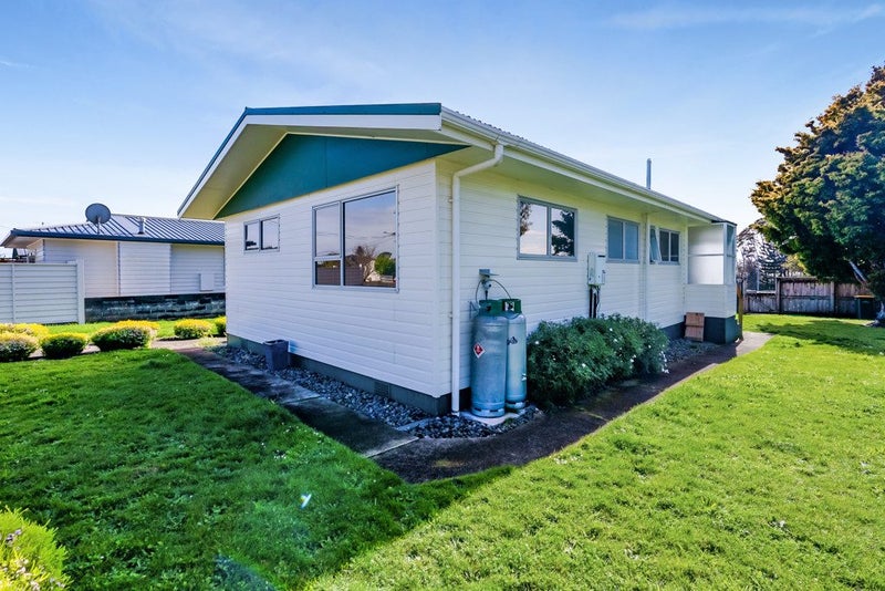 1 Antonia Place, Bell Block, New Plymouth - Carousel 25
