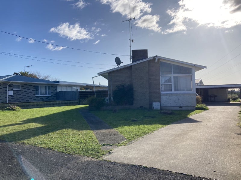 21 Sheridan Street, Silverdale, Hamilton - Carousel 1