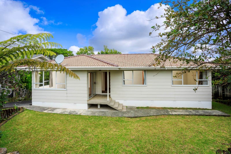 293 Sunset Road, Sunnynook, Auckland - Carousel 1