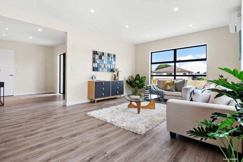 9A Tiroroa Avenue, Te Atatu South, Auckland - Carousel 2