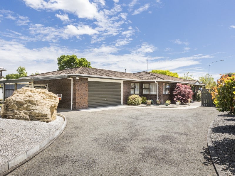 6 Huata Place, West End, Palmerston North - Carousel 1