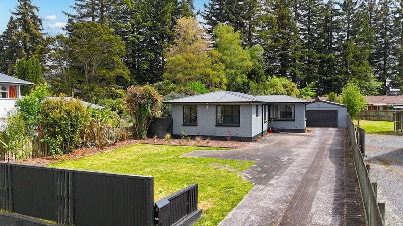 19 La Trobe Place, Utuhina, Rotorua - Carousel 1