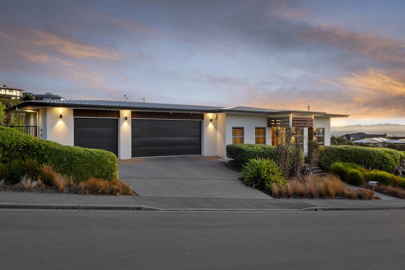 9 Rock Hill Drive, Kennedys Bush, Christchurch - Carousel 1
