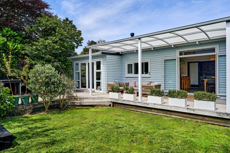 2/15 Nikau Grove, Woburn, Lower Hutt - Carousel 1