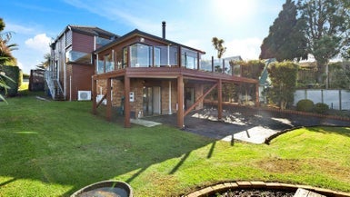 89 Victory Road, Laingholm, Auckland - Carousel 1