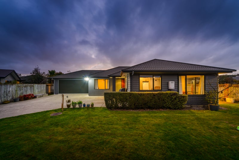 8 Angelina Way, Kelvin Grove, Palmerston North - Carousel 2