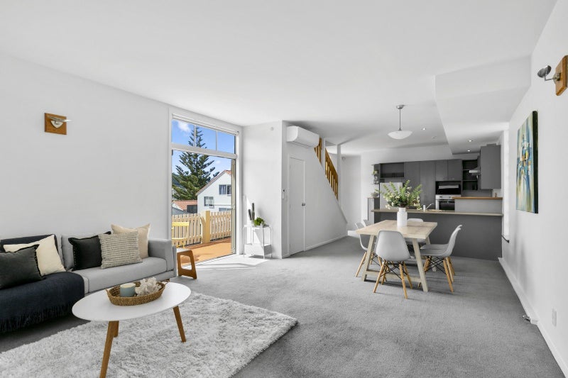 8/245 Adelaide Road, Newtown, Wellington - Carousel 1