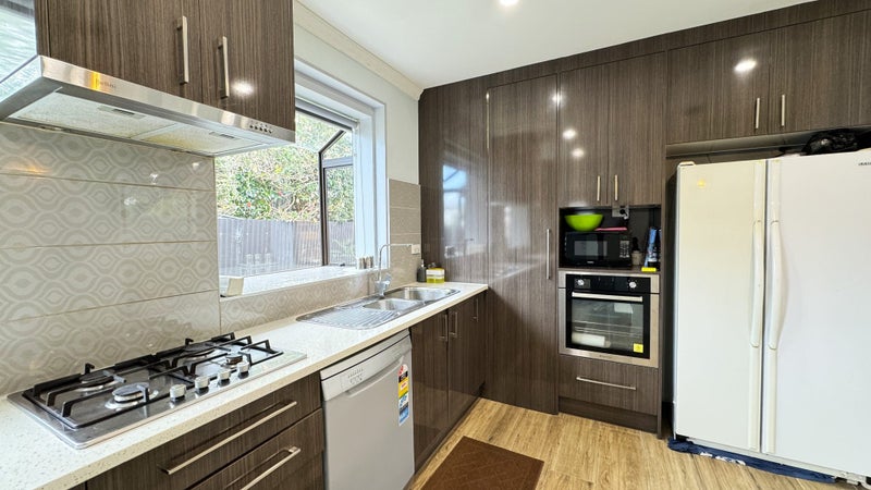 2/23 Hamilton Road, Papatoetoe, Auckland - Carousel 1
