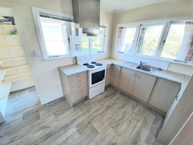 2/27 Exmouth Road, Northcote, Auckland - Carousel 2