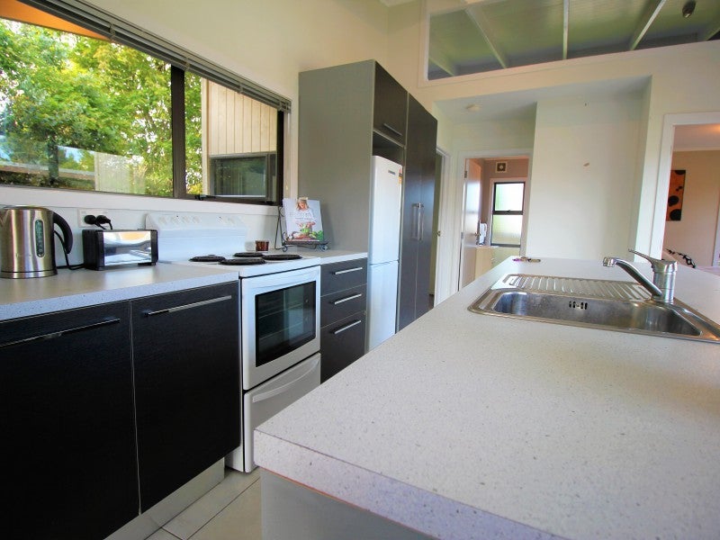 32A Pine Avenue, Bader, Hamilton - Carousel 2