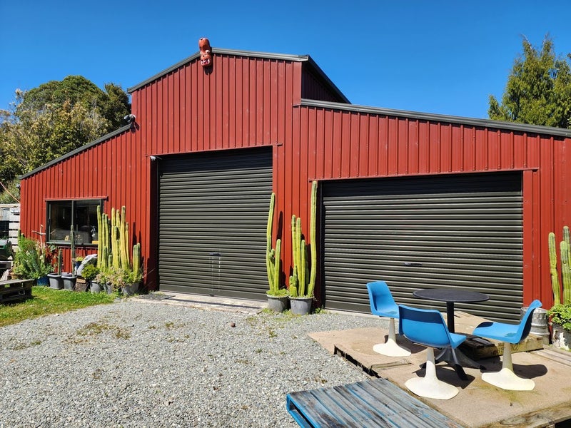 51 Stuart & Chapman Drive, KARORO, GREYMOUTH - Carousel 1