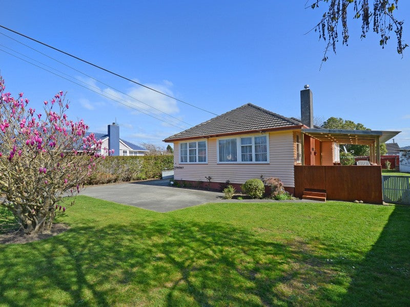 23 Argyle Grove, Trentham, Upper Hutt - Carousel 1