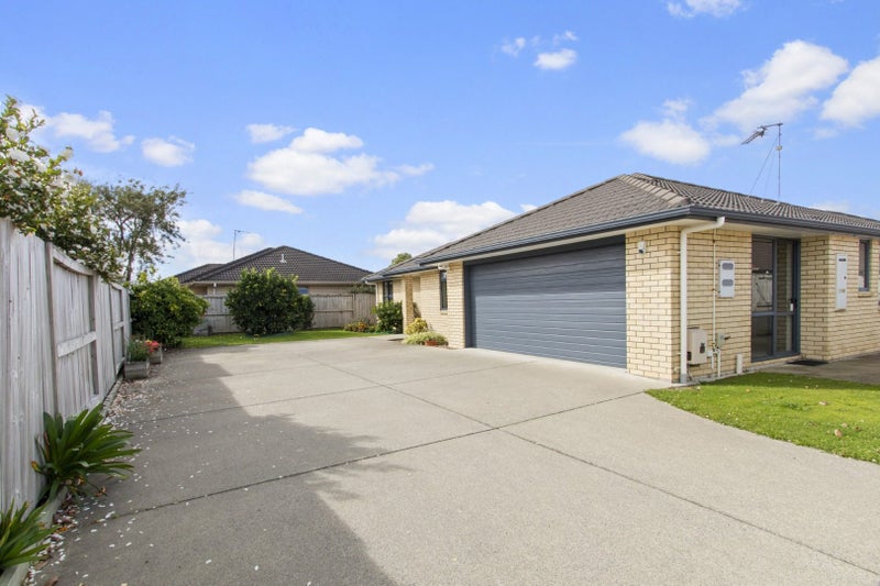 5 Holcroft Place, Huntington, Hamilton - Carousel 2