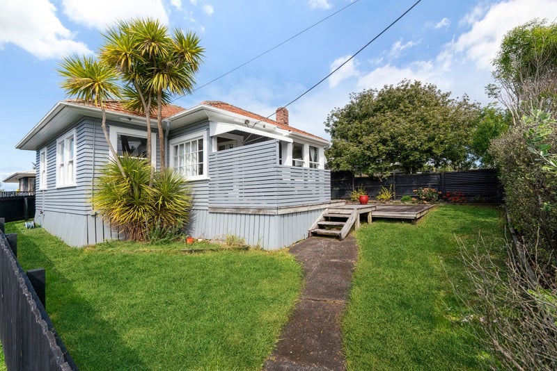 140 Titirangi Road, New Lynn, Auckland - Carousel 2