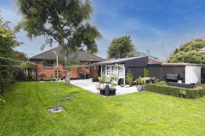 1 Eden Place, Bryndwr, Christchurch - Carousel 2