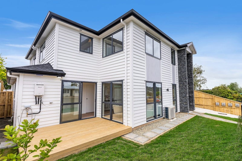 18A Lantana Road, Green Bay, Auckland - Carousel 2