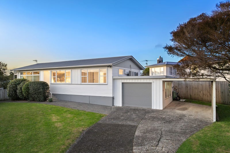 10 Gilpin Place, Beach Haven, Auckland - Carousel 1