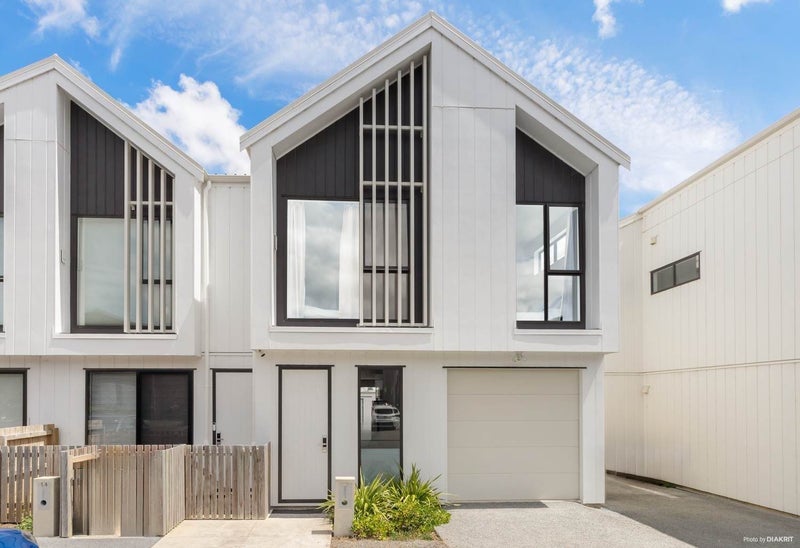 12 Porowha Road, Westgate, Auckland - Carousel 1