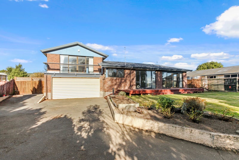 8 Timbertop Lane, Saint Martins, Christchurch - Carousel 1