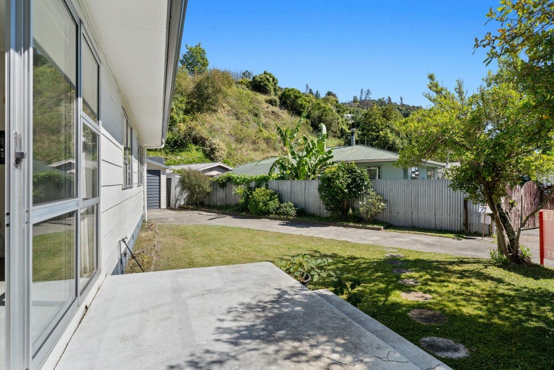 16 Burn Place, The Brook, Nelson - Carousel 2