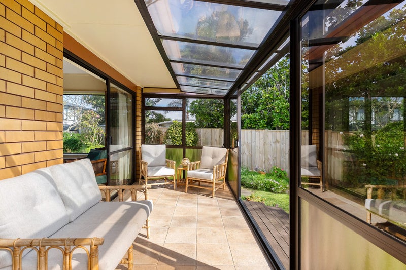 11B Majesty Place, Half Moon Bay, Auckland - Carousel 2