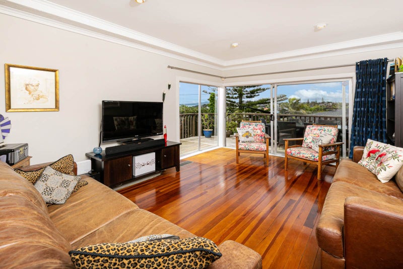 1/25 Hythe Terrace, Mairangi Bay, Auckland - Carousel 1