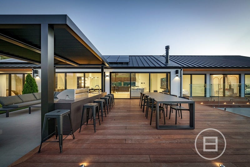 5 Red Deer Rise, Kelvin Heights, Queenstown - Carousel 2