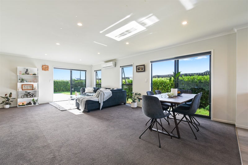 2 Capper Crescent, Chartwell, Hamilton - Carousel 2